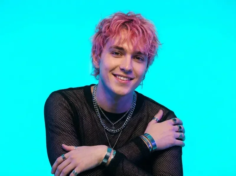 Portrait of emerging artist Zephyr Quinn